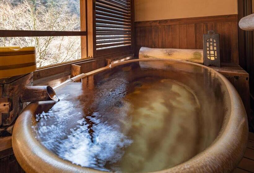 סוויטה עם נוף לנהר, Hakkei