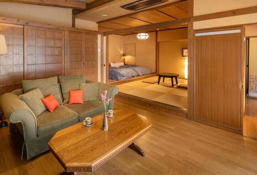 סוויטה עם נוף לנהר, Hakkei