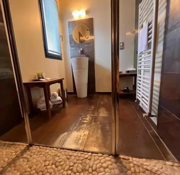 Superior Room, Le Vinois