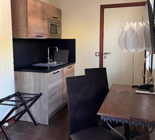 Superior Room, Le Vinois