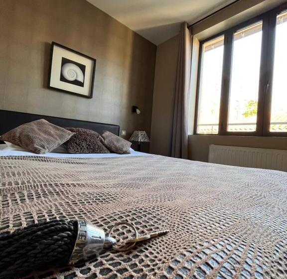 Standard Single Room, Le Vinois