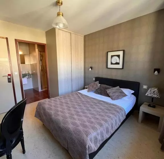 Standard Single Room, Le Vinois