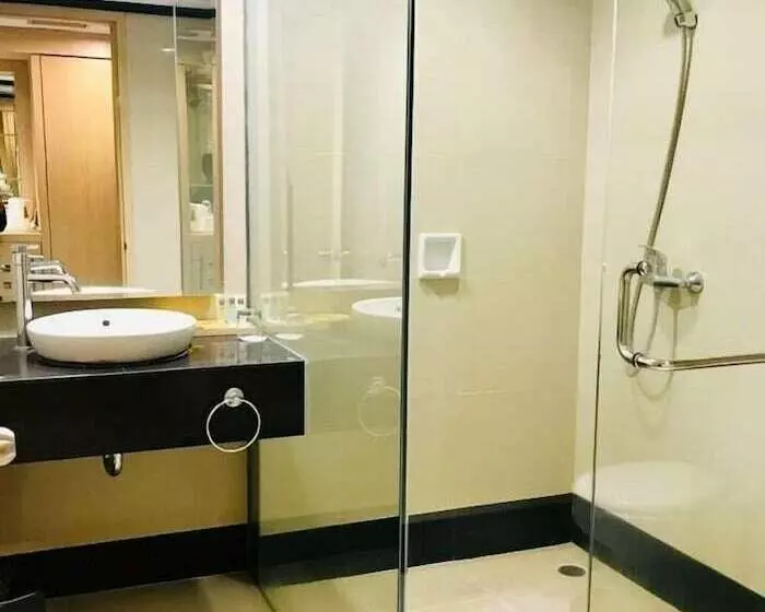 デラックスルーム, Pangeran Pekanbaru