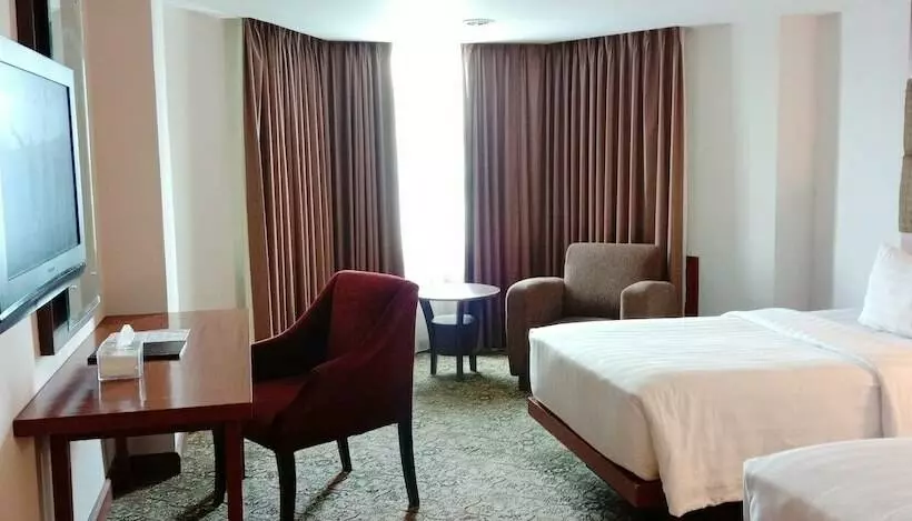 デラックスルーム, Pangeran Pekanbaru
