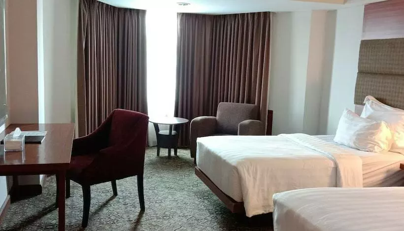 デラックスルーム, Pangeran Pekanbaru