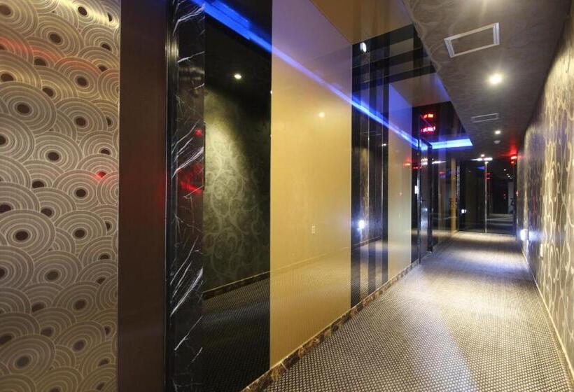 デラックスルーム, Sono