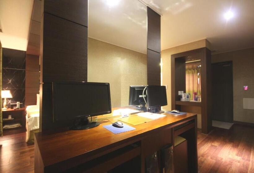 デラックスルーム, Sono