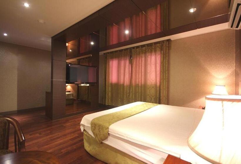 デラックスルーム, Sono