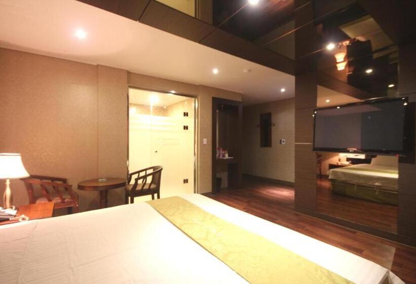 デラックスルーム, Sono