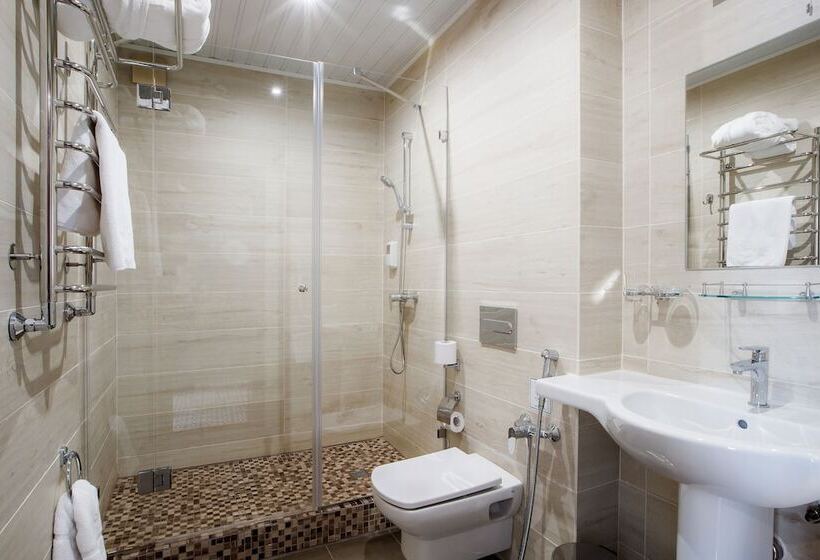 إستوديو سوبيريور, Ural