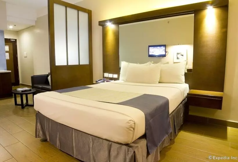 スイート, Microtel By Wyndham Acropolis