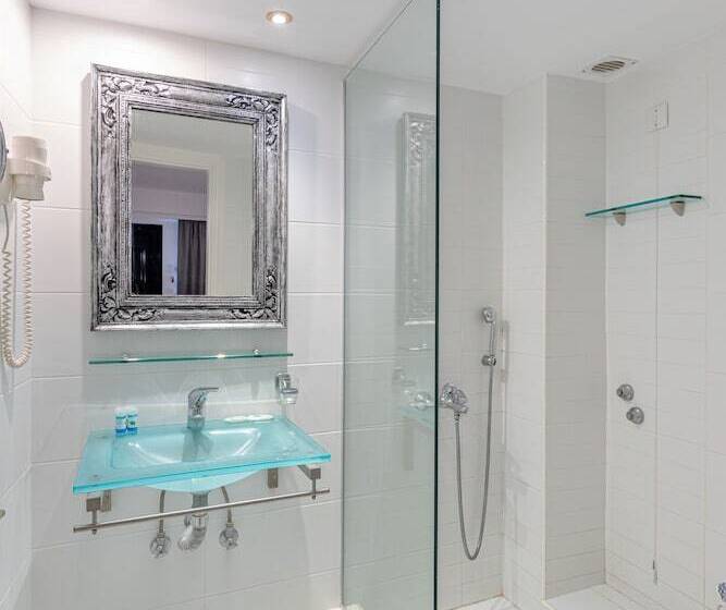 استودیوی استاندارد, Residence Villas by Estia