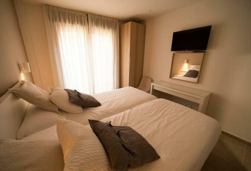 Номер Стандарт, Hostal Martínez