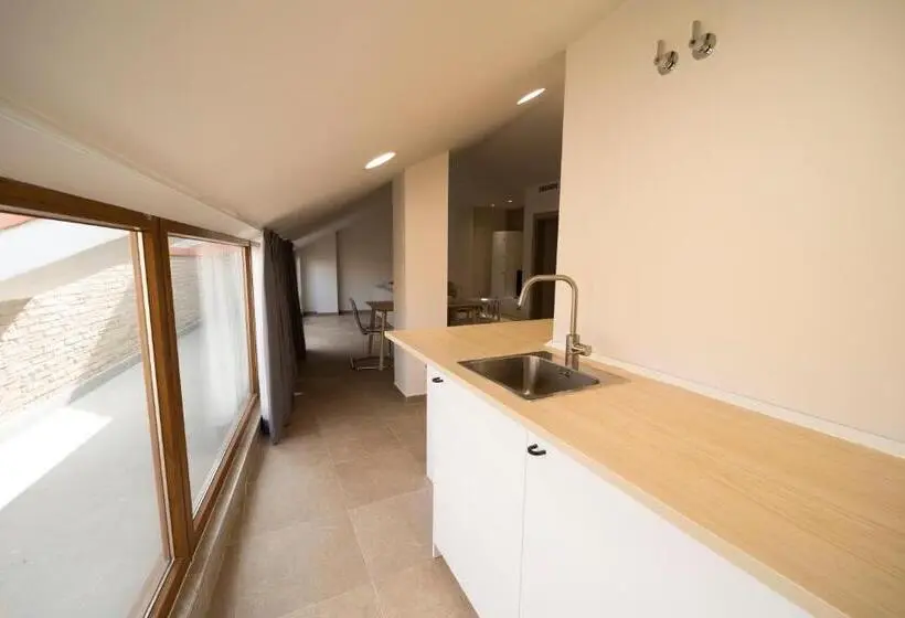 اتاق استاندارد چهار تخته, Hostal Martínez