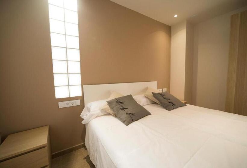 Четырехместный Номер Стандарт, Hostal Martínez