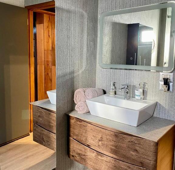 اتاق استاندارد, Taka Matanzas