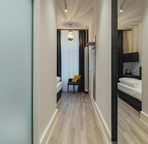 家庭间, Bs Boutique