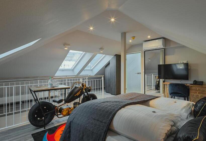 豪华工作室, Bs Boutique