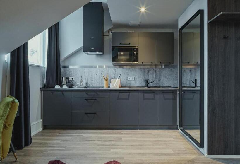 豪华工作室, Bs Boutique