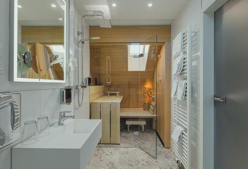 豪华工作室, Bs Boutique