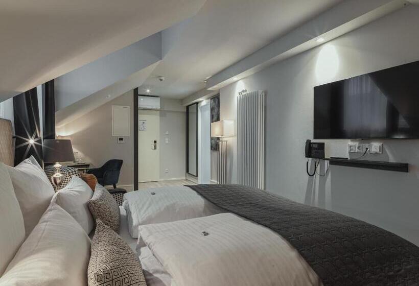 标准间, Bs Boutique