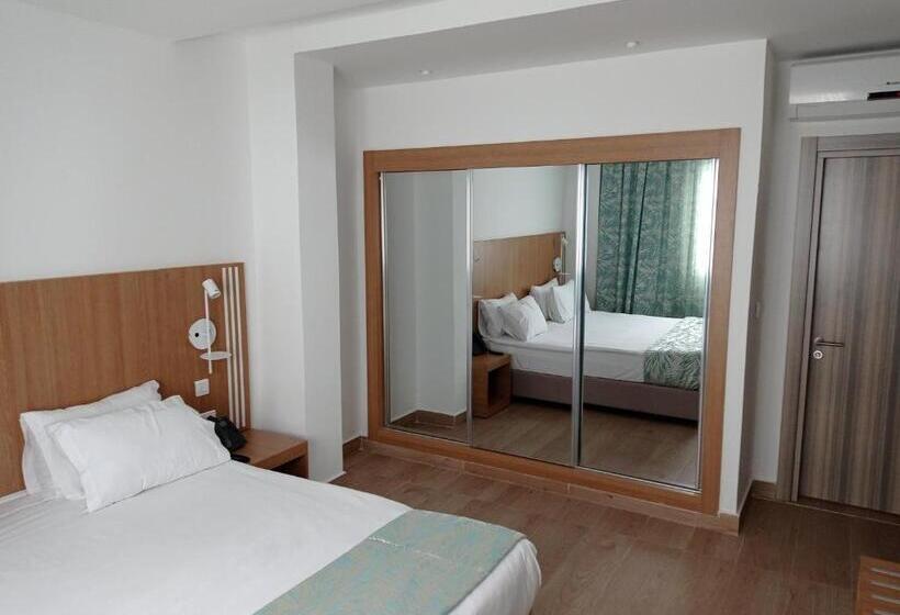 Suite Executiva, Delphin Nouadhibou