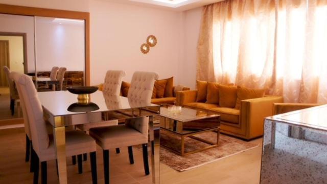 سوییت, Delphin Nouadhibou