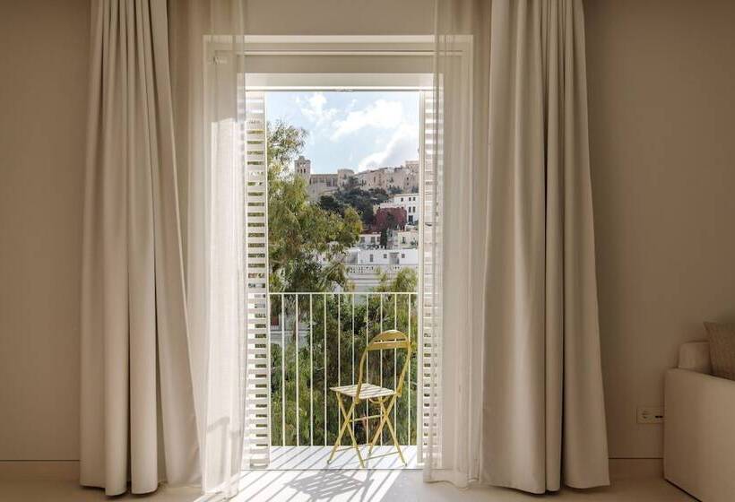 سوییت, The Standard, Ibiza