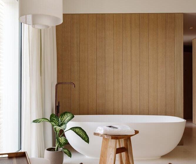 سوییت, The Standard, Ibiza