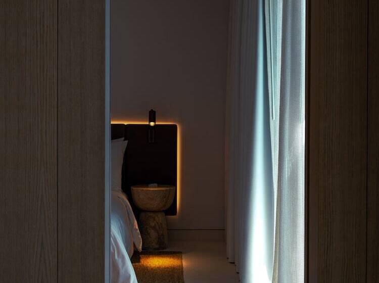 سوییت, The Standard, Ibiza