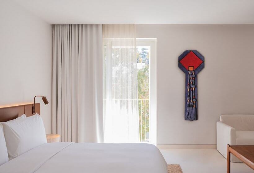 سوییت, The Standard, Ibiza