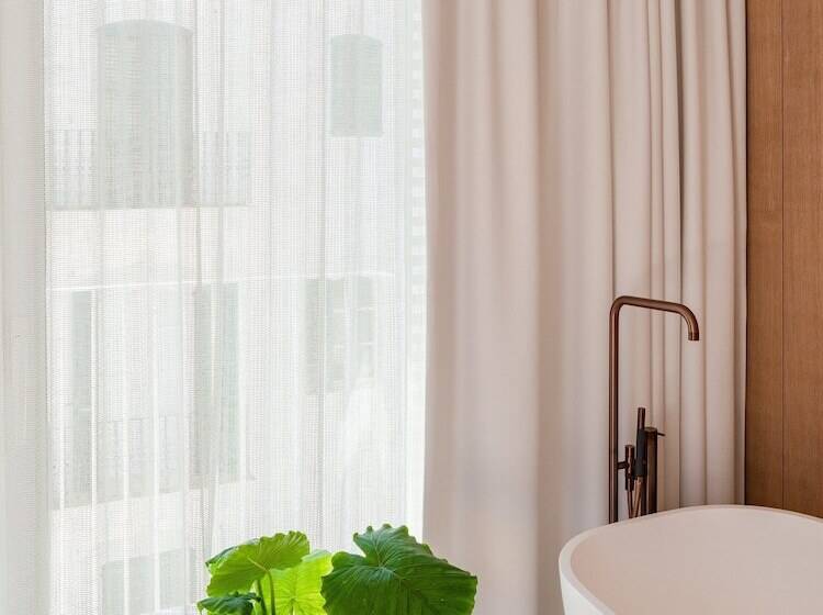 سوییت, The Standard, Ibiza