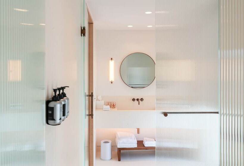 سوییت, The Standard, Ibiza