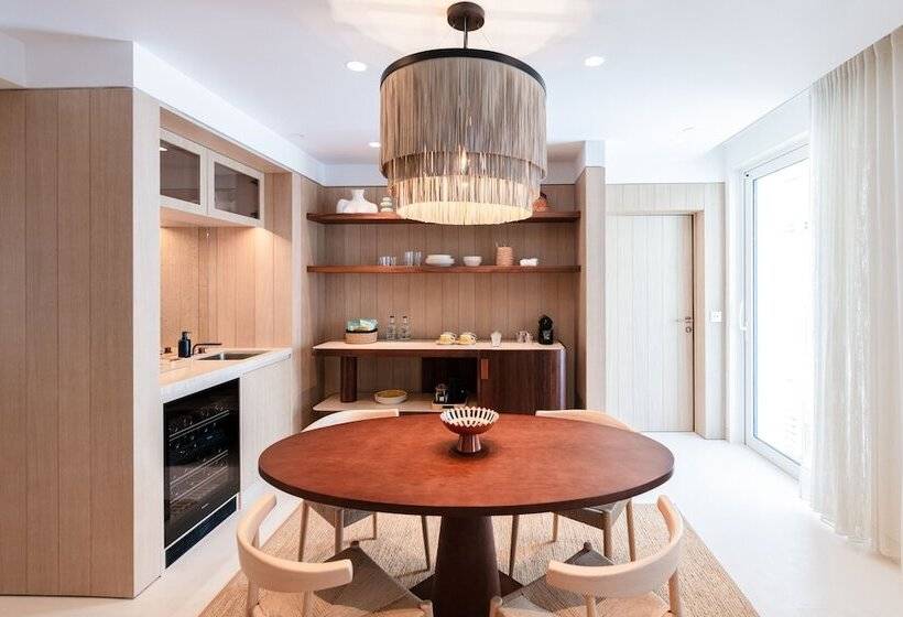 سوییت, The Standard, Ibiza