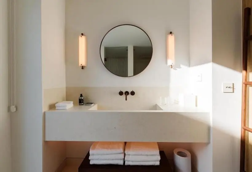 ジュニアスイート, The Standard, Ibiza