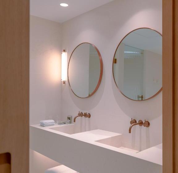 سوئیت با بالکن, The Standard, Ibiza