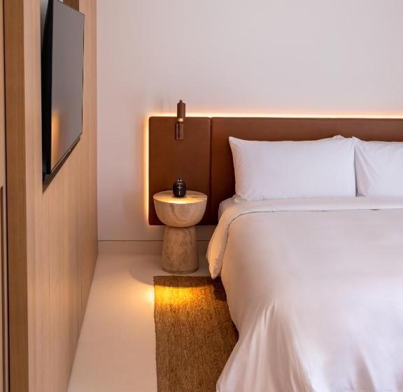 سوئیت با بالکن, The Standard, Ibiza