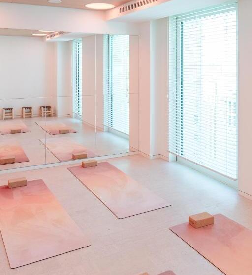 سوییت, The Standard, Ibiza