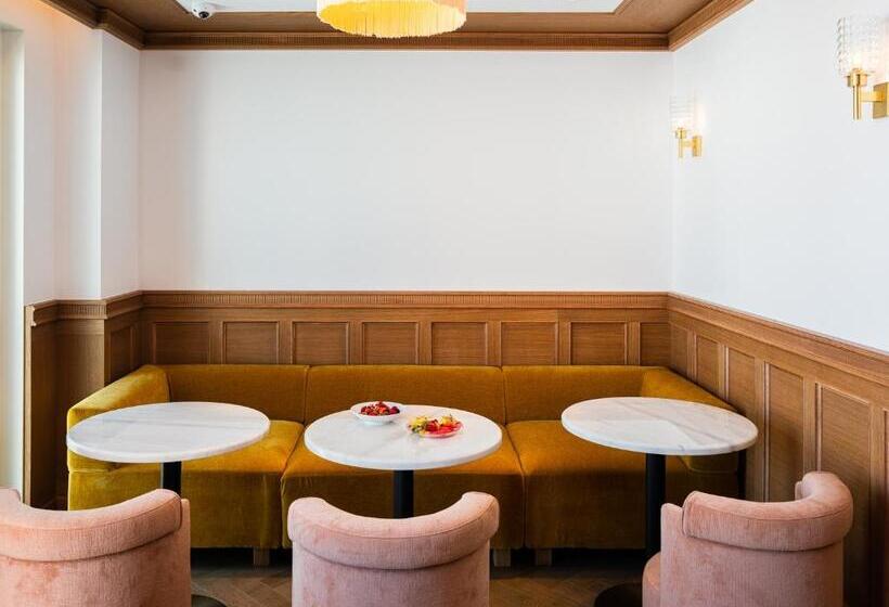 سوییت, The Standard, Ibiza