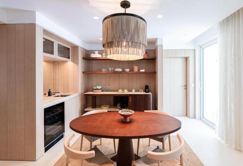 سوییت, The Standard, Ibiza