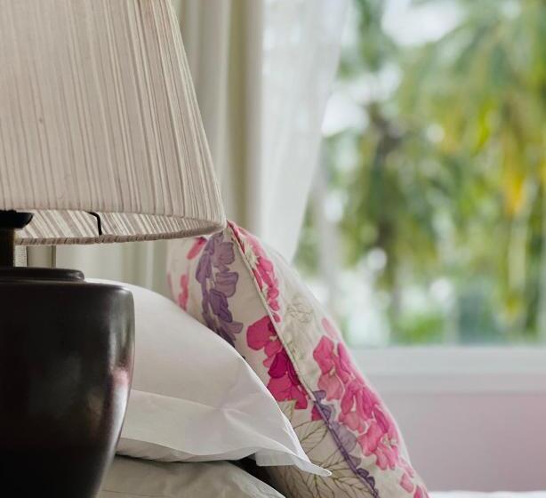 اتاق استاندارد سه تخته با بالکن, Fairytale Inn