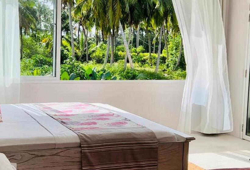 اتاق استاندارد سه تخته با بالکن, Fairytale Inn