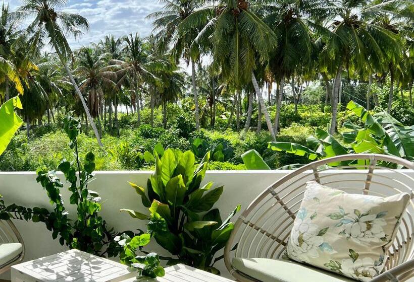 اتاق استاندارد سه تخته با بالکن, Fairytale Inn