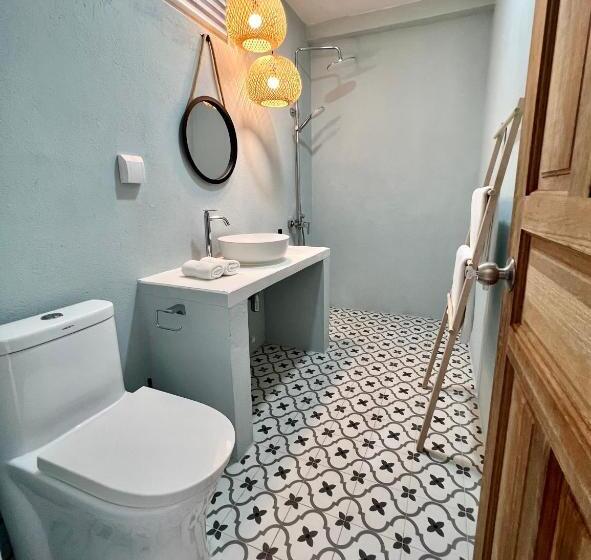 اتاق استاندارد سه تخته با بالکن, Fairytale Inn