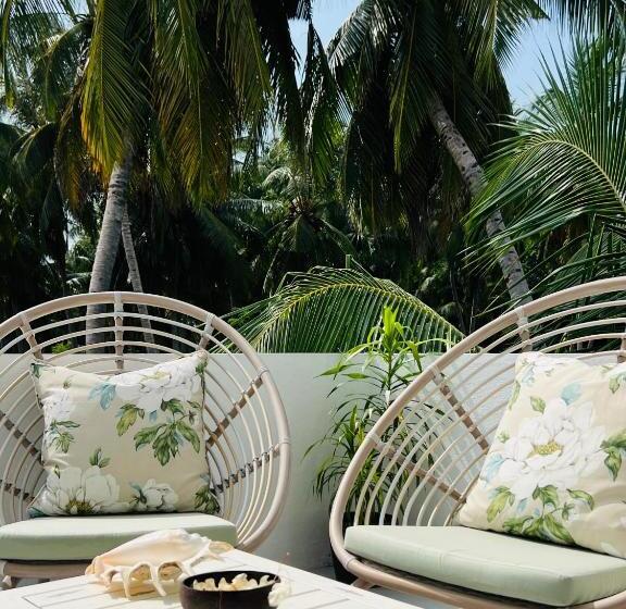 اتاق استاندارد سه تخته با بالکن, Fairytale Inn