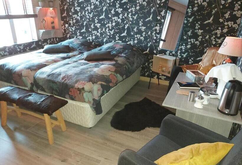 标准间, Sweetlake