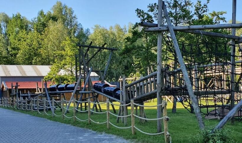 Номер Стандарт, Sweetlake