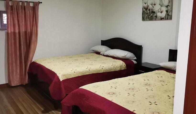 غرفة قياسية ثلاثية, Hostal El Rio