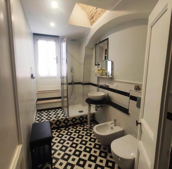 חדר סטנדרט לשלושה, Bouquet Di Note