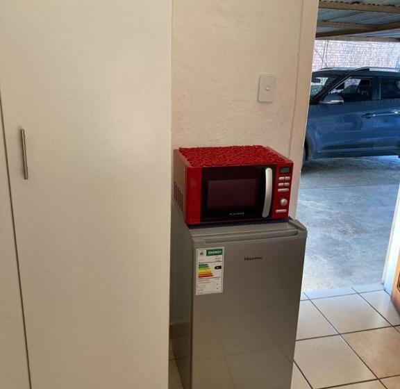 חדר אקונומי, Thullyteams Guesthouse